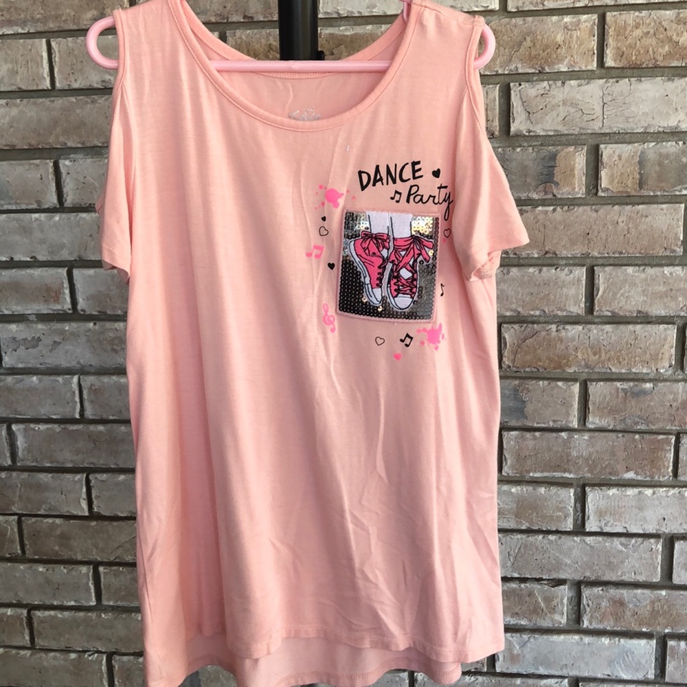 👧🏻 Justice cold shoulder pink top - Small NWOT